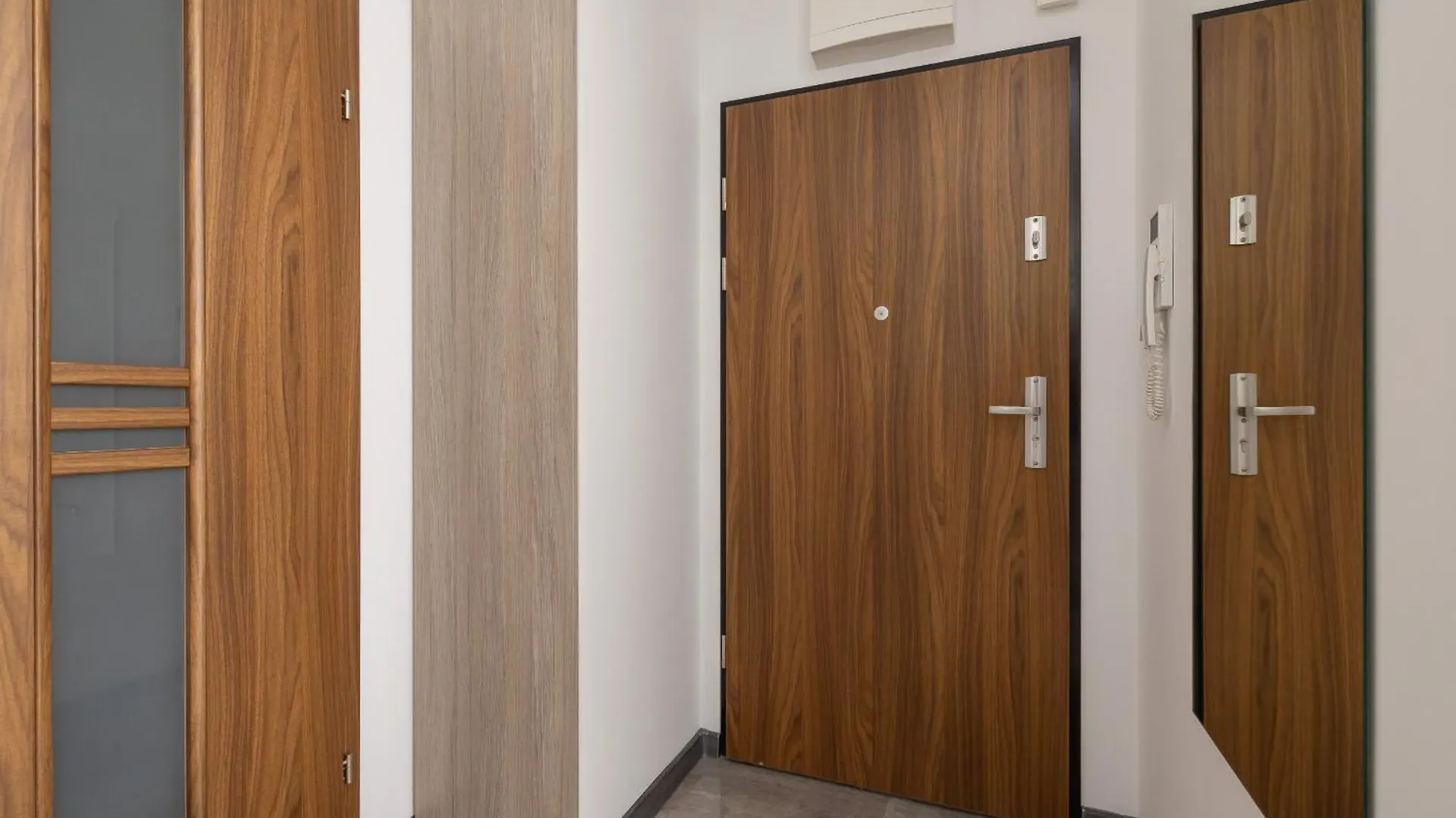 Apartament W Spokojnej Okolicy Z Parkingiem By Noclegi Renters Krakov 0*,