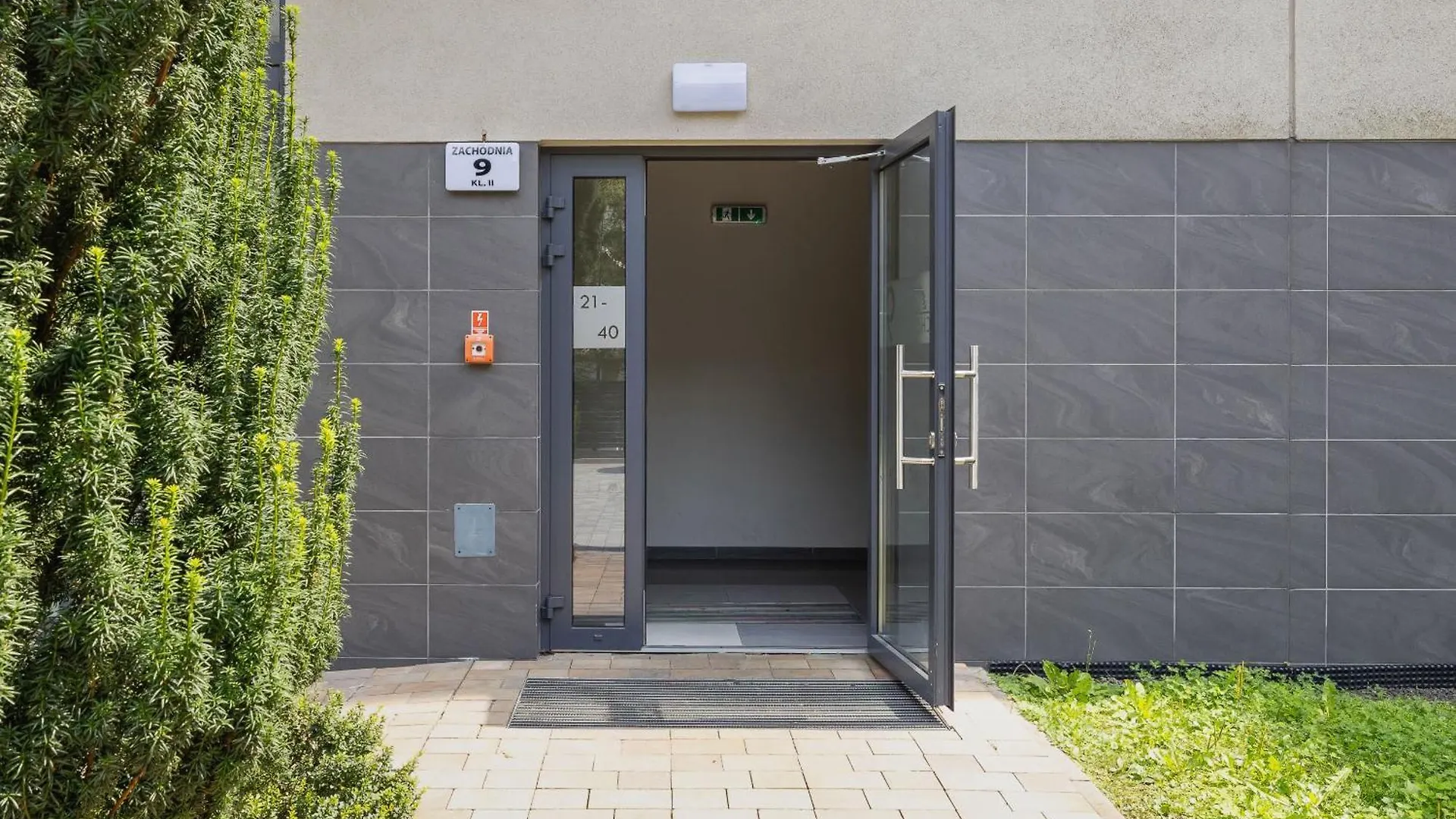 Apartament W Spokojnej Okolicy Z Parkingiem By Noclegi Renters Krakow 0*,  Poland