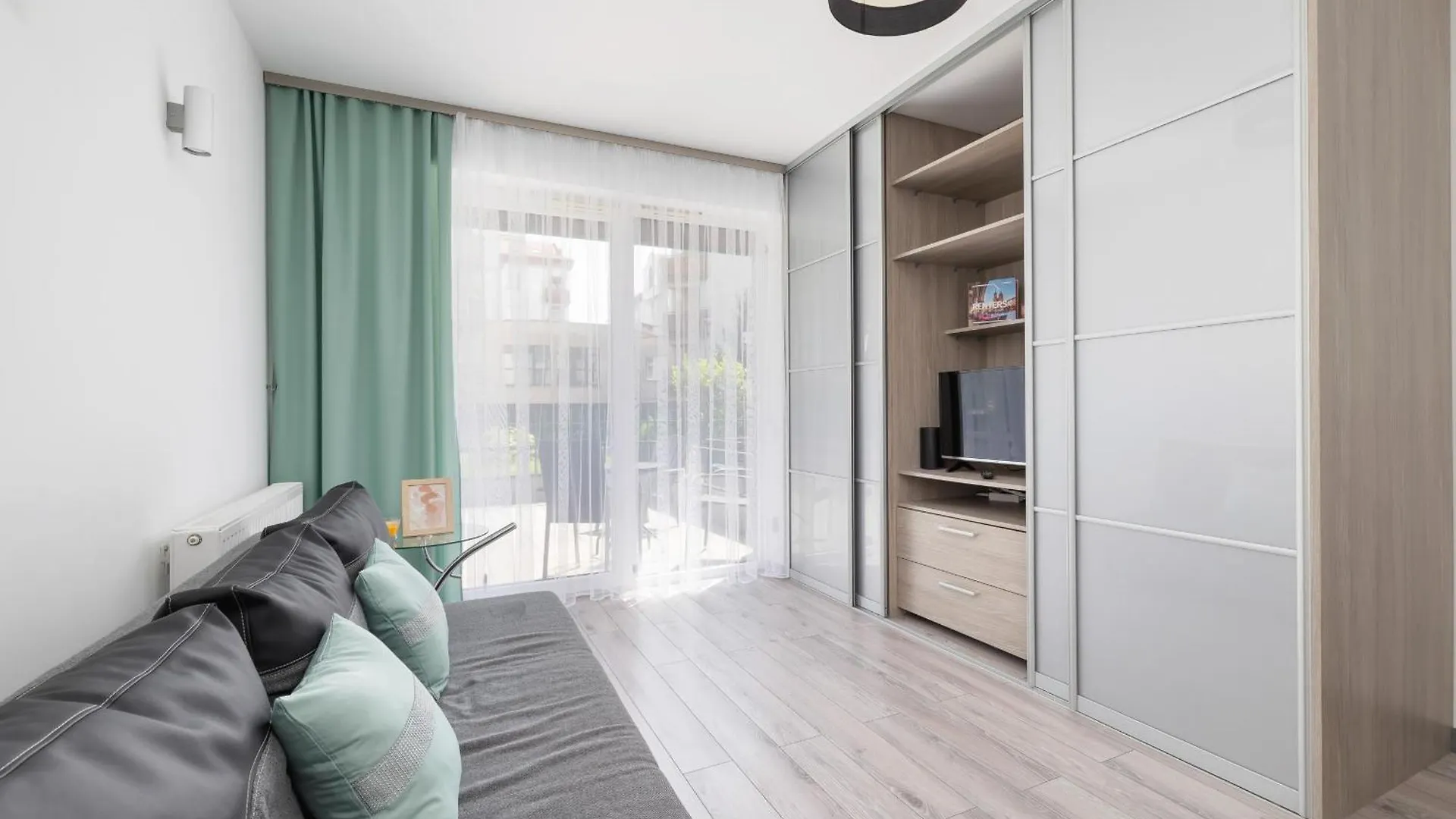 Apartament W Spokojnej Okolicy Z Parkingiem By Noclegi Renters Krakow Poland