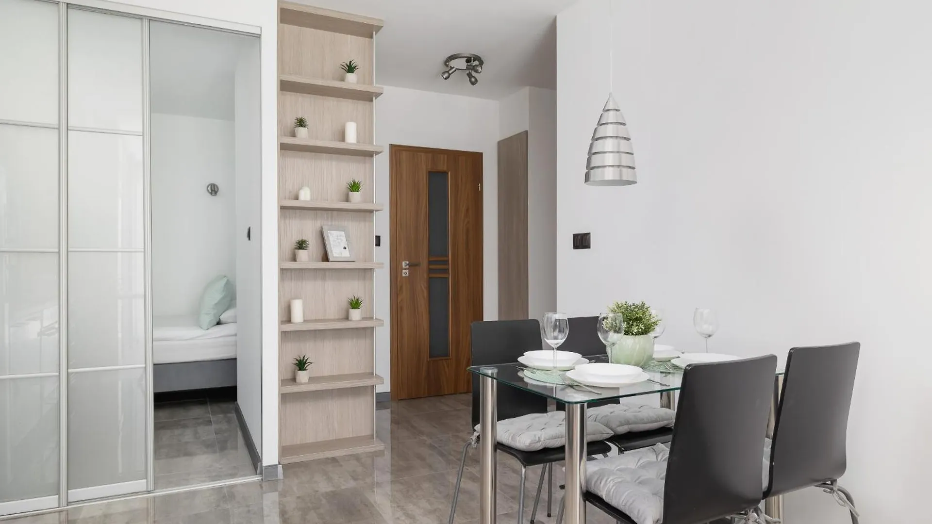 Apartament W Spokojnej Okolicy Z Parkingiem By Noclegi Renters Krakow 0*,  Poland